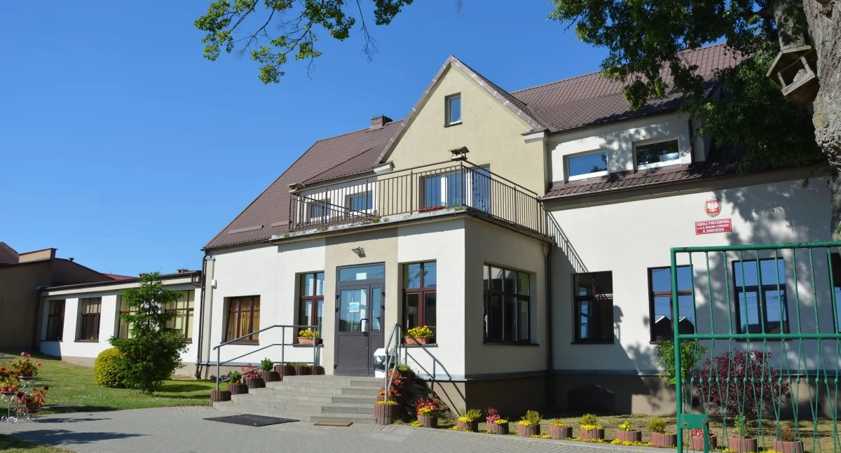 Szkoły podstawowe, Gmina reaguje kontrowersje ogłasza konkurs dyrektora Skrzeszewie - zdjęcie, fotografia