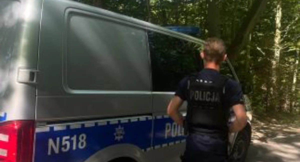 Służby w akcji, Skuteczna interwencja policji Złodziej złapany kilka minut kradzieży - zdjęcie, fotografia