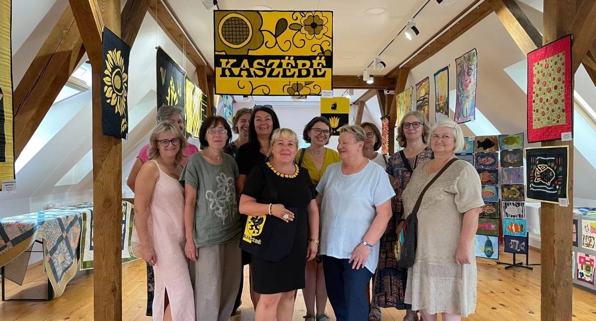 Kaszubszczyzna, Kartuzach ruszyła wystawa patchworków inspirowanych kulturą kaszubską - zdjęcie, fotografia