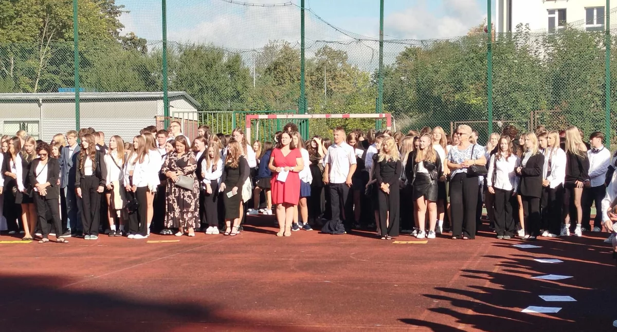 System oświaty, Inauguracja szkolnego Kartuzy wicedyrektorki ministra - zdjęcie, fotografia