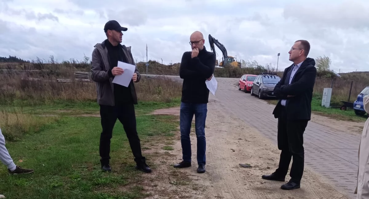 Interwencje, Żukowie odbył protest przeciwko uciążliwym przejazdom szambiarek - zdjęcie, fotografia