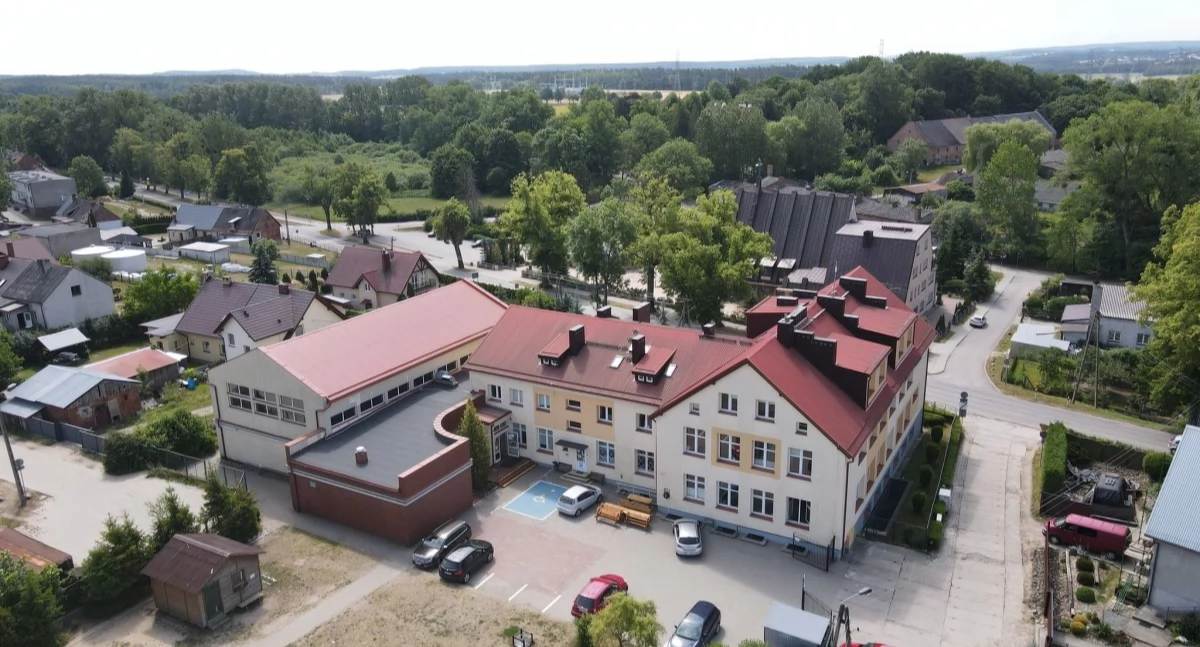 System oświaty, Leźno zyska nowoczesną placówkę edukacyjną dzięki projektowi Polski - zdjęcie, fotografia