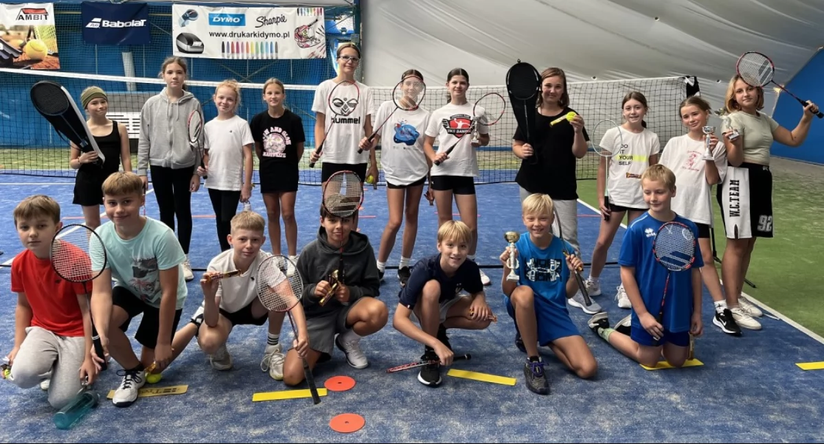 Pozostałe sporty, Badmintonowa rywalizacja Baninie uczniów walczyło podium - zdjęcie, fotografia