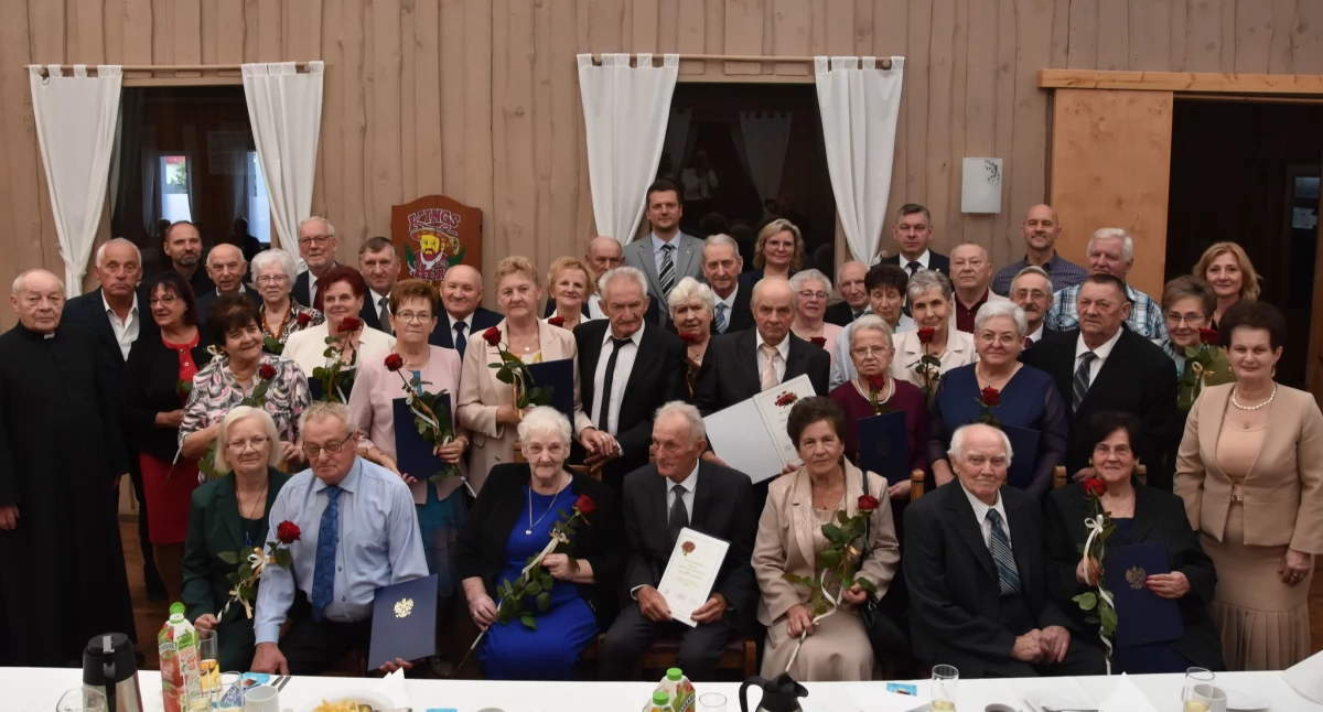 Seniorzy, Wielkie świętowanie długoletnich małżeństw Seniora Gminie Sulęczyno - zdjęcie, fotografia