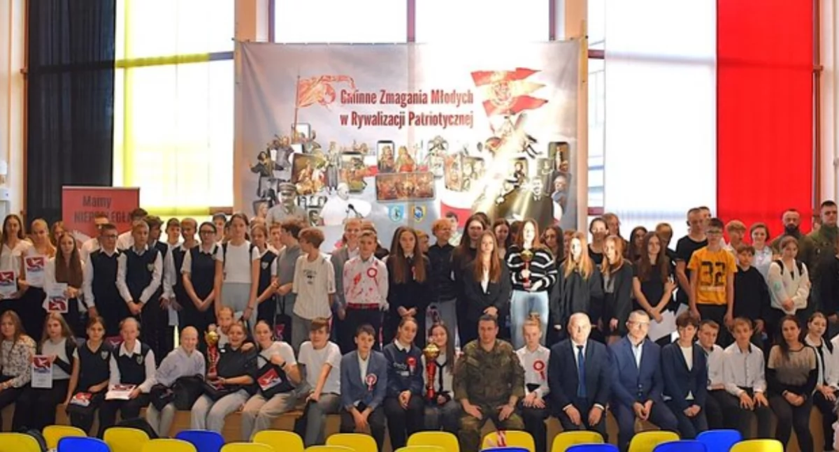 Historia, Sierakowice Patriotyczne zmagania uczniów gminnym konkursie historycznym „Mamy Niepodległą” - zdjęcie, fotografia