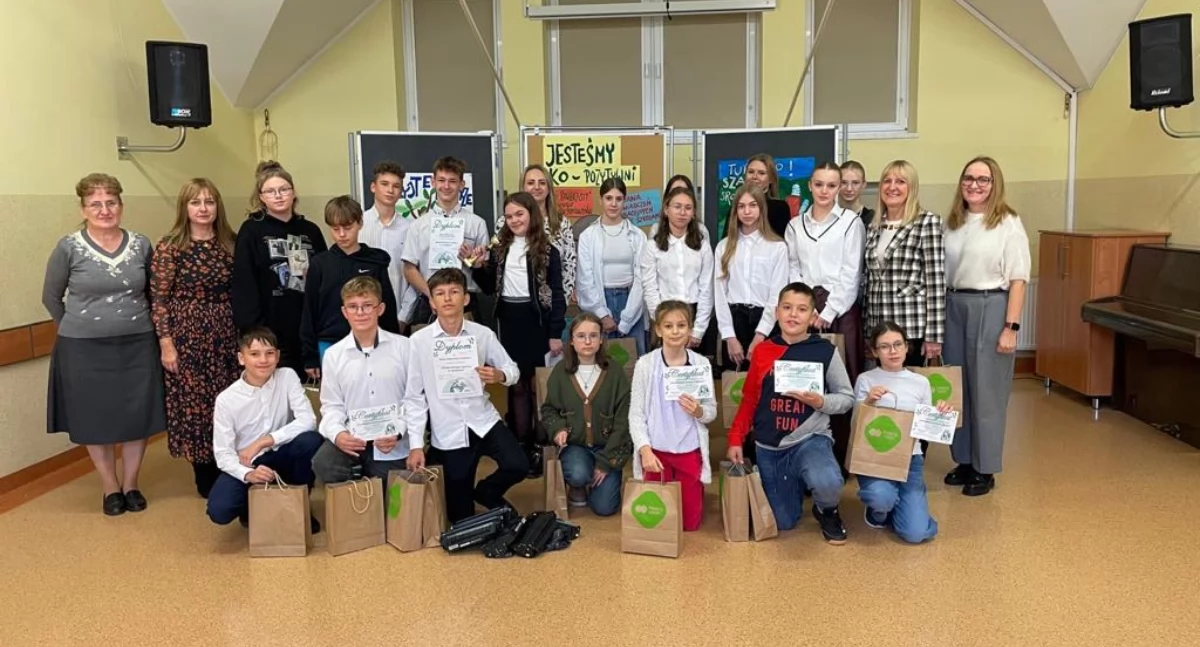 Szkoły podstawowe, Ekodetektywi walczą smogiem Międzyszkolny Meeting Ekologiczny Somoninie - zdjęcie, fotografia