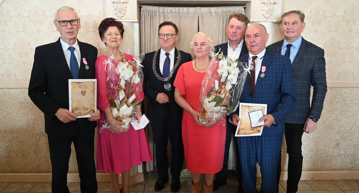Styl życia, Wytrwali razem pół wieku więcej jubileusze małżeńskie gminie Przodkowo - zdjęcie, fotografia