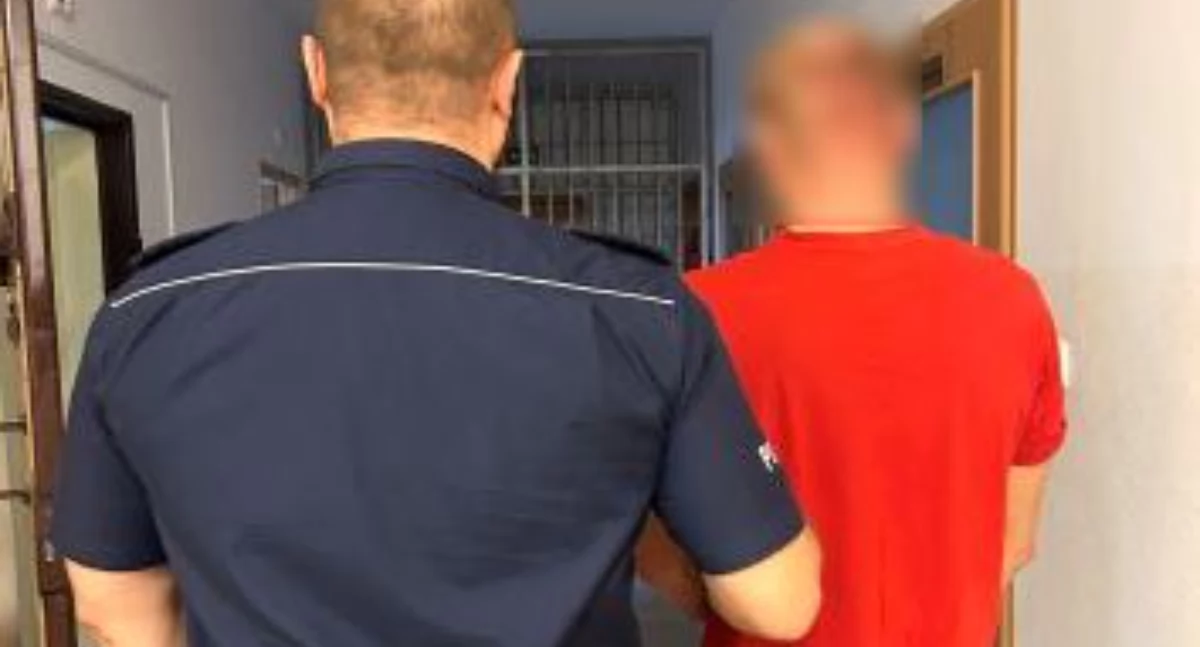 Kronika policyjna, Potrójny zakaz narkotyki policyjny pościg zakończony - zdjęcie, fotografia
