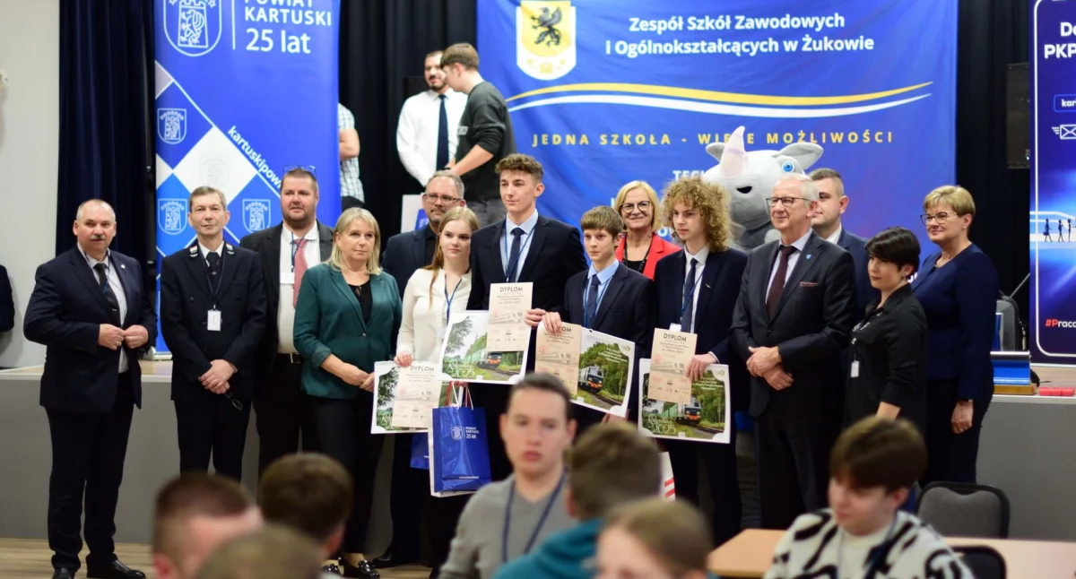 Wieści z samorządów, Transport kolejowy centrum uwagi Rywalizacja szkół średnich Żukowie - zdjęcie, fotografia