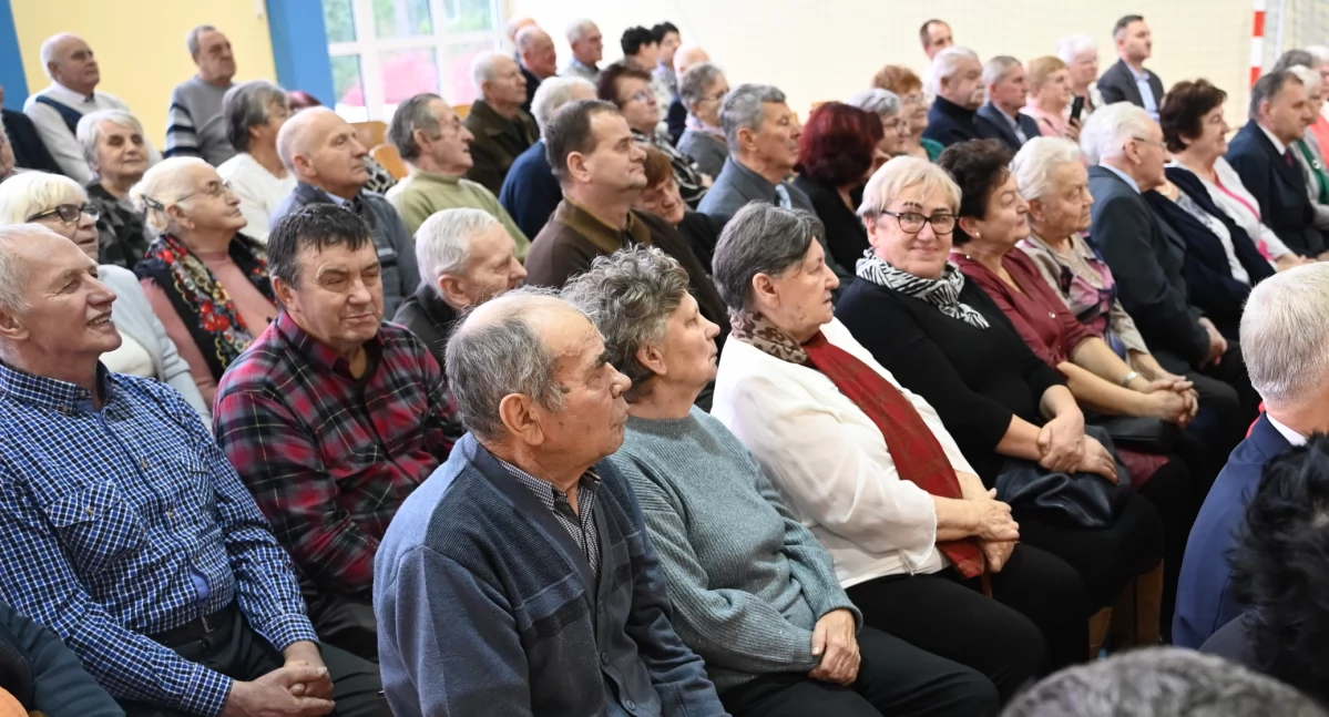Seniorzy, Miechucino Seniorzy spotkali dorocznym - zdjęcie, fotografia