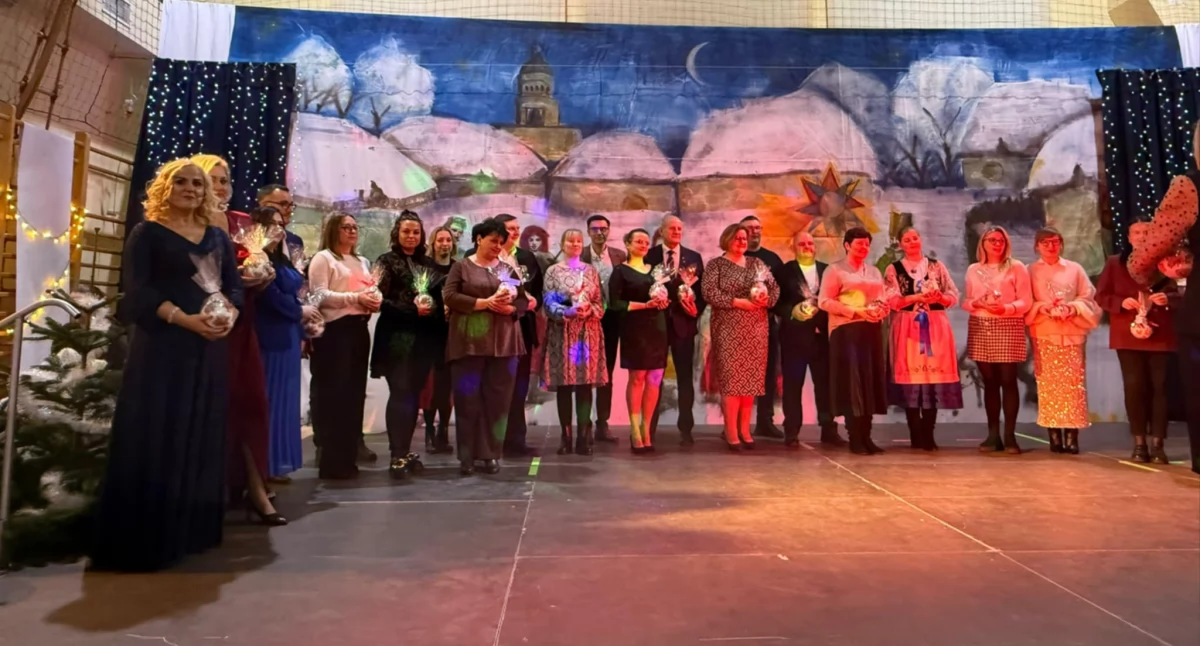 Literatura i sztuka, Fantastyczny wieczór Literacko Artystyczny „Magia Świąt Literaturze” Leźnie - zdjęcie, fotografia