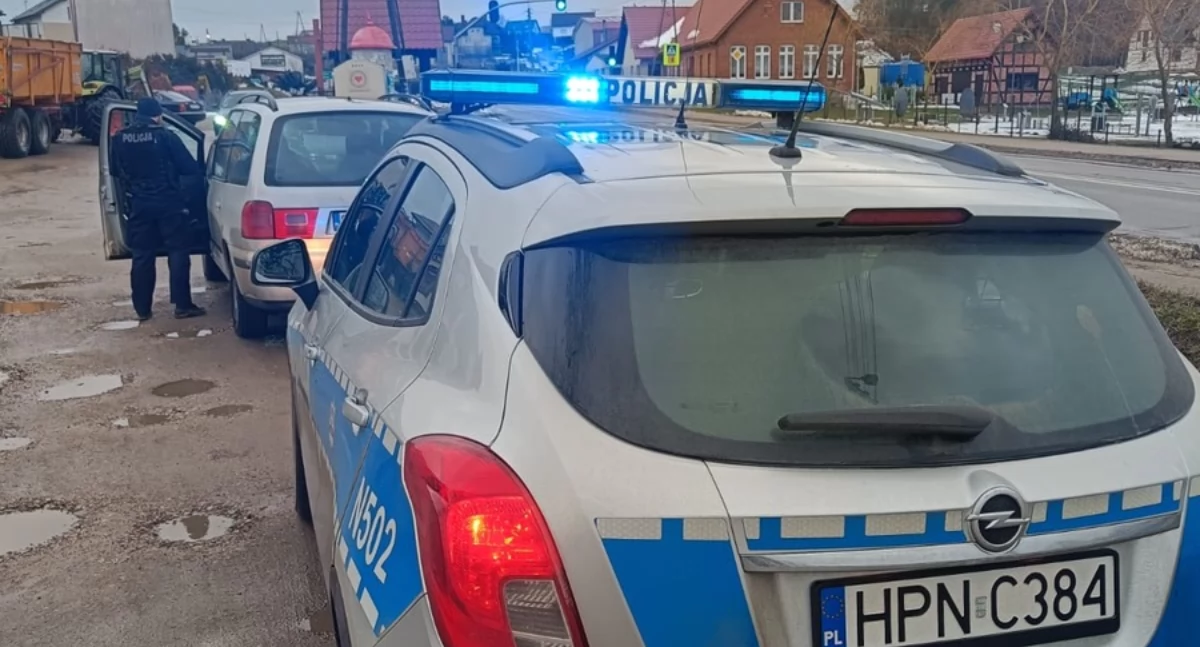 Kronika policyjna, pijani samochodem przewozili dzieci - zdjęcie, fotografia