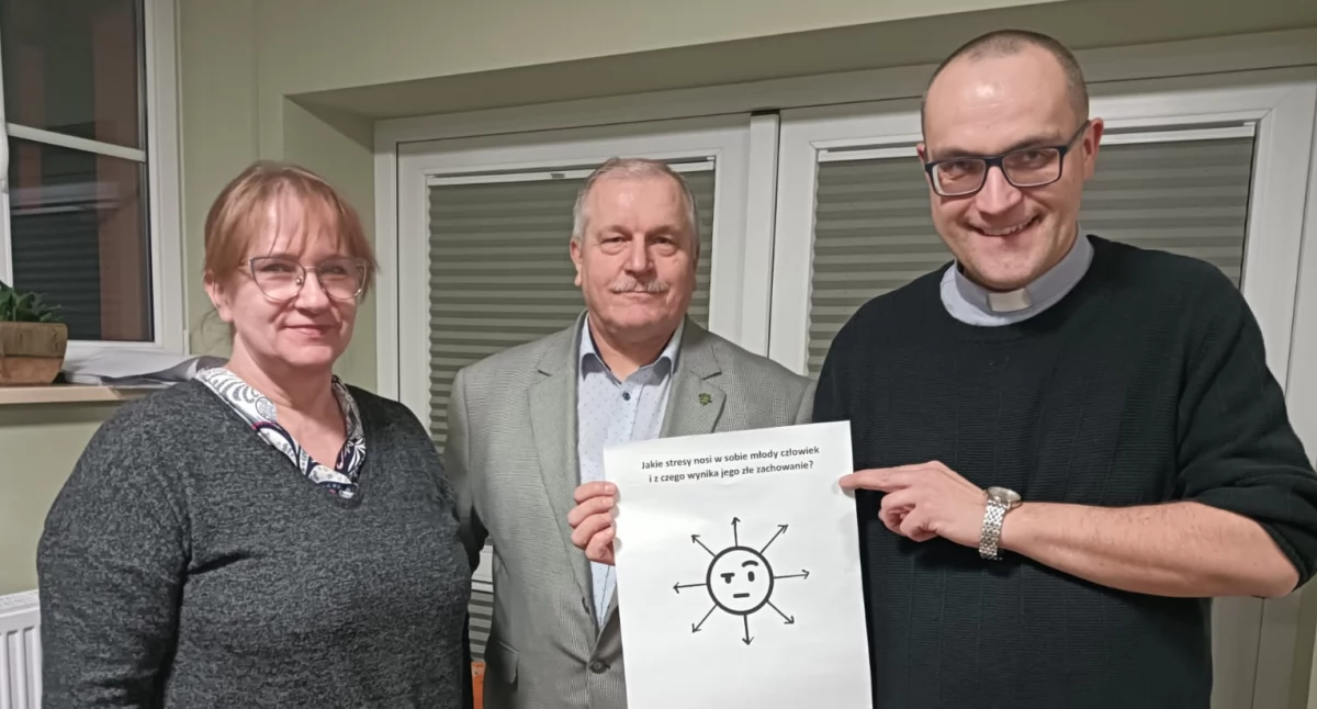 Organizacje pozarządowe, Kartuzy Uczestnicy konferencji Otwórz oczy… szukali odpowiedzi pytania walczyć uzależnieniami chronić najmłodszych - zdjęcie, fotografia