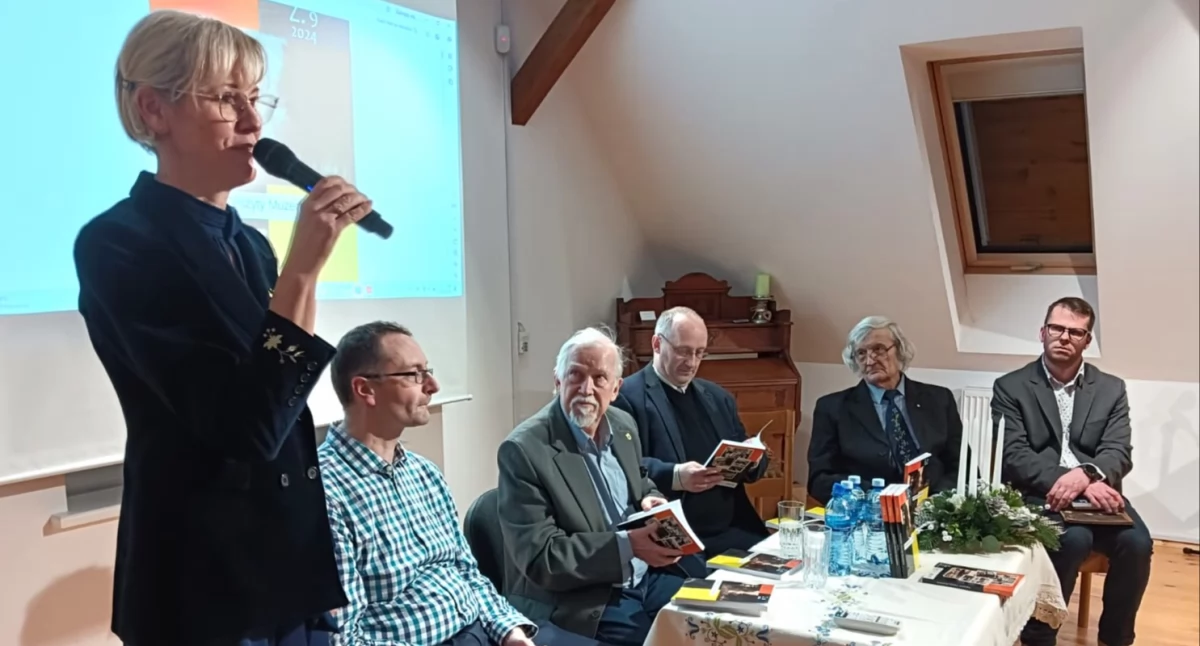 Literatura i sztuka, Kartuzy Spotkanie wokół numeru Kartuskich Zeszytów Muzealnych - zdjęcie, fotografia