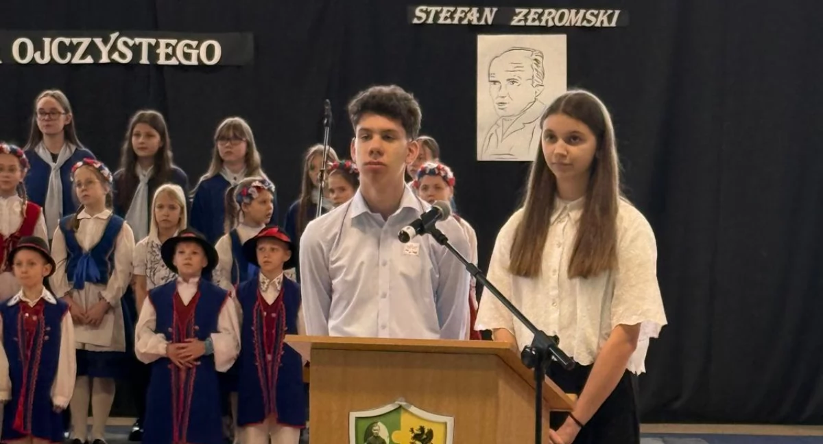 Szkoły podstawowe, Stefan Żeromski Kiełpinie Obchody międzynarodowego języka ojczystego szkole podstawowej - zdjęcie, fotografia