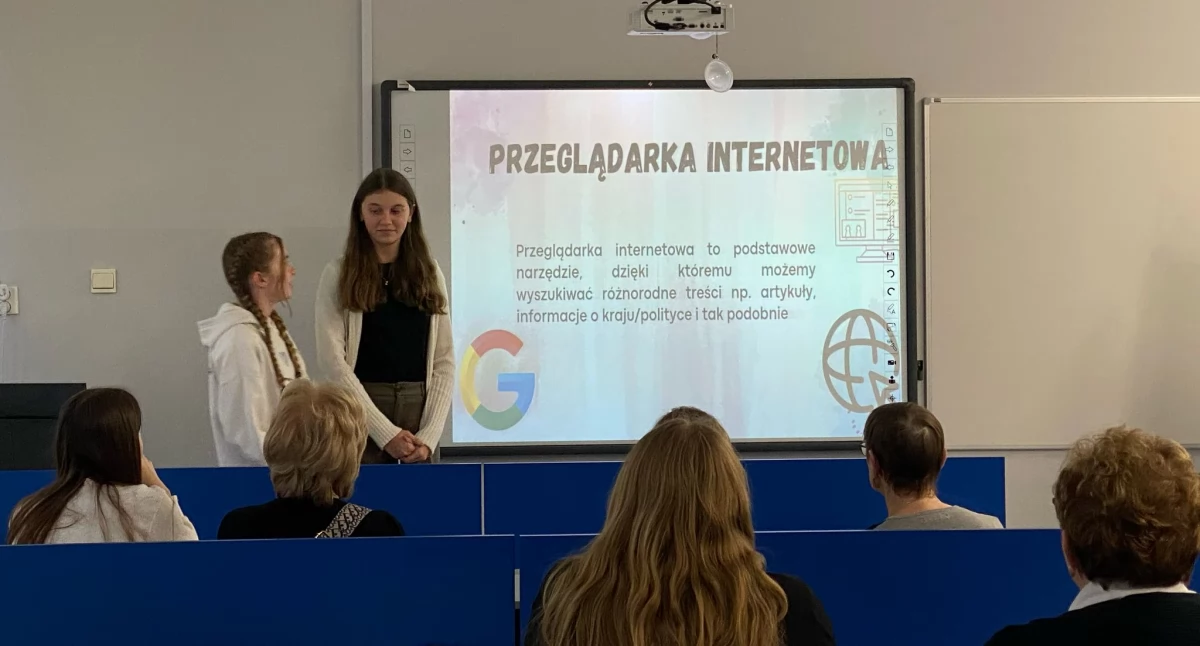 Akcje społeczne i charytatywne, Kiełpino łączy pokolenia projekt edukacyjny Razem Internecie - zdjęcie, fotografia