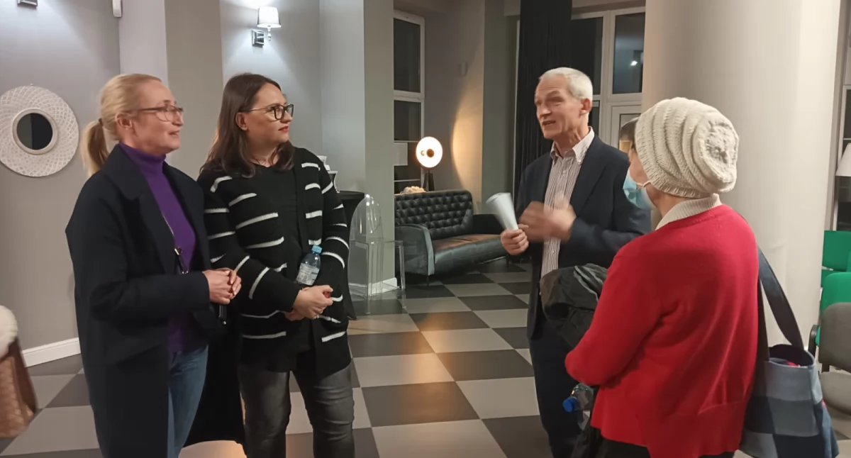 Literatura i sztuka, Innego końca będzie Klubie Dobrego Filmu w Kartuzach - zdjęcie, fotografia