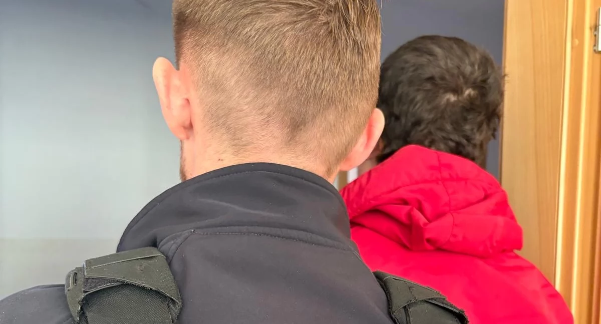 Kronika policyjna, Poszukiwany złodziej wpadł przez nerwowe zachowanie miał sobie amfetaminę usłyszał zarzutów - zdjęcie, fotografia