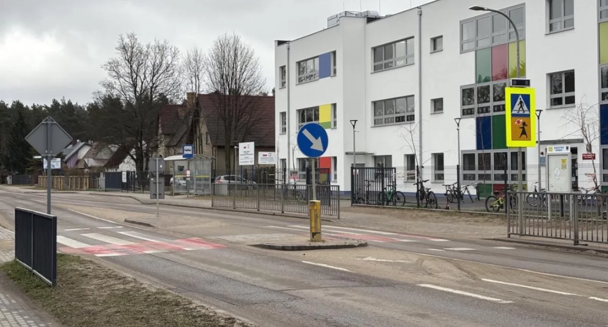 Inwestycje, Gmina Żukowo przeznacza sygnalizację świetlną Baninie - zdjęcie, fotografia