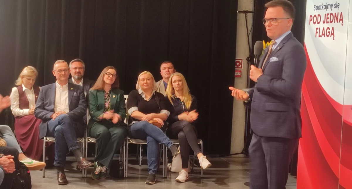 Polityka, Potrzebujemy poczucia bezpieczeństwa Szymon Hołownia spotkał mieszkańcami Żukowa - zdjęcie, fotografia