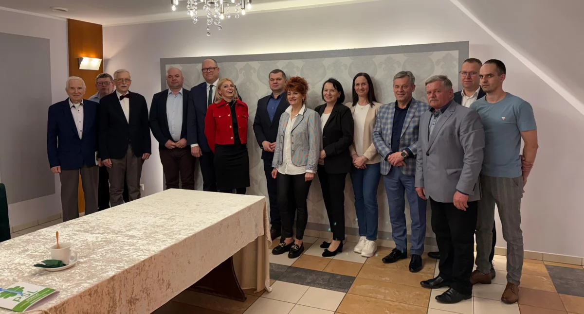 Polityka, wraca powiatu kartuskiego reaktywacja struktur Kartuzach Żukowie - zdjęcie, fotografia