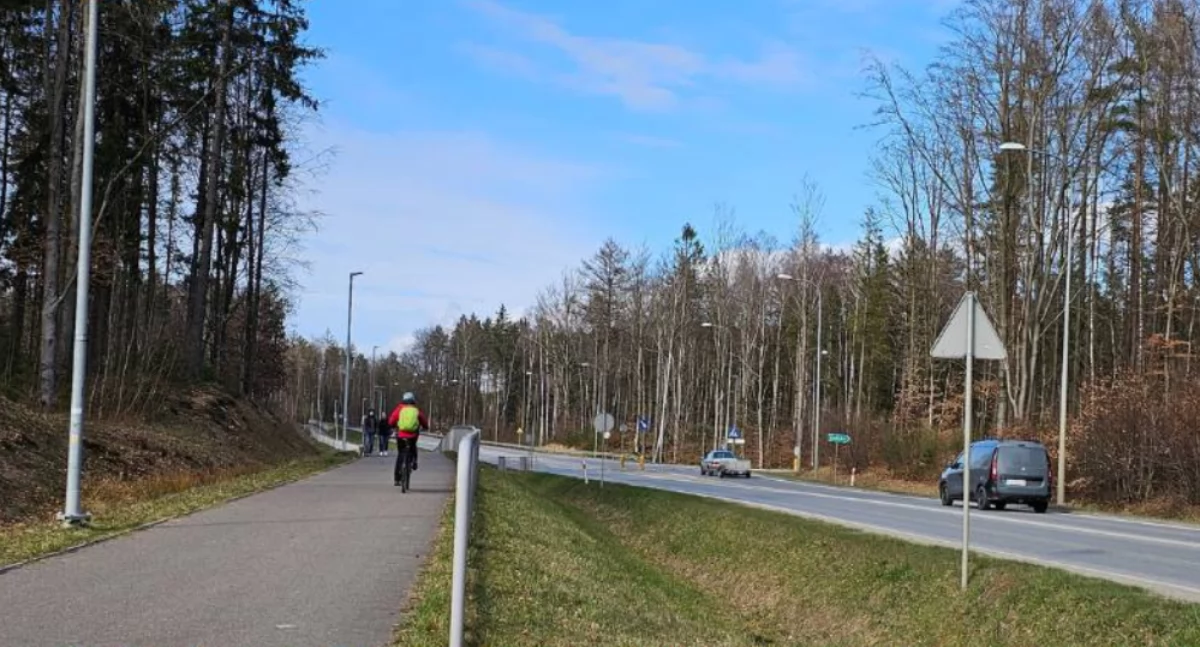 Interwencje, Powiat Starcie radnych ścieżki rowerowe Zlecać ekspertom działać samemu - zdjęcie, fotografia