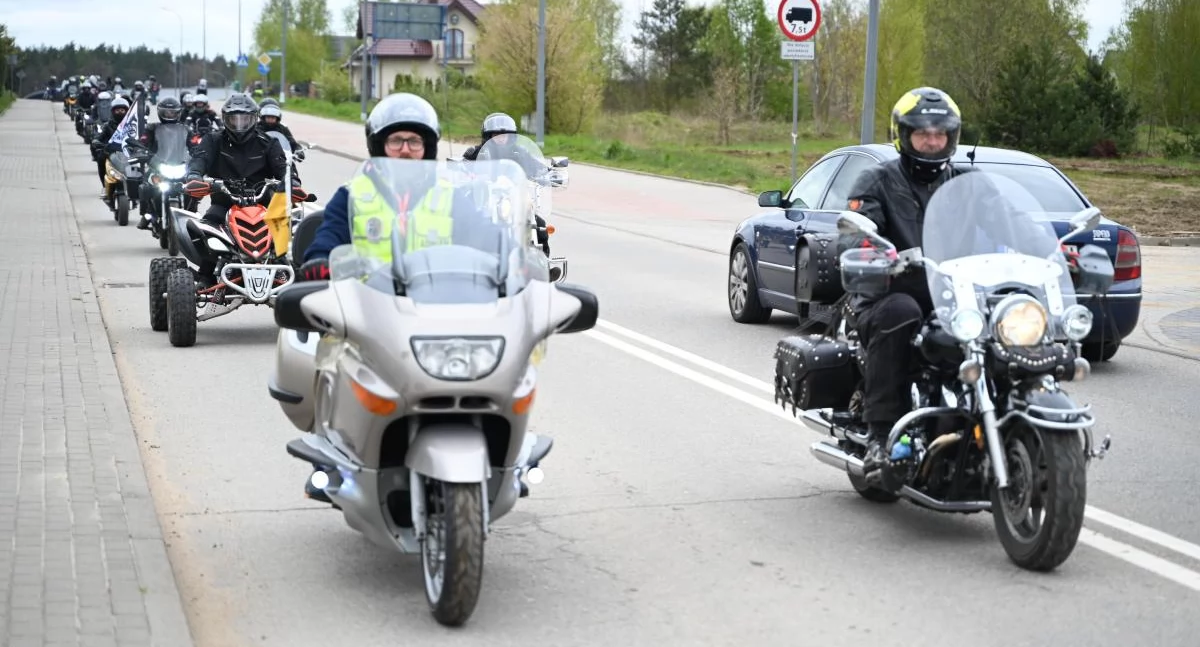 Sporty motorowe, Kościerski start sezonu motocyklowego - zdjęcie, fotografia
