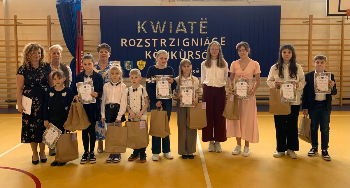 Kaszubszczyzna, Lisie Kwiatë czyli twórczość dzieci prozie poezji malarstwie szkle - zdjęcie, fotografia