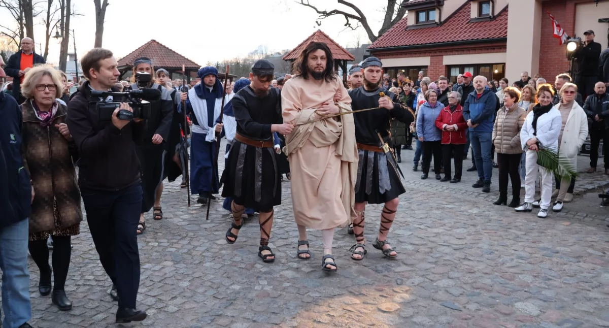 Religia, „Pieśń cierpienia nadziei niezwykłe Misterium Żukowie - zdjęcie, fotografia
