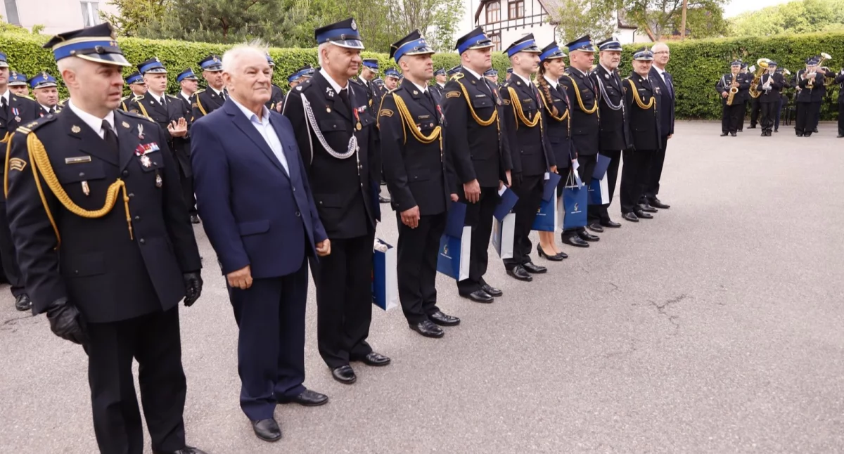 Straż pożarna, Dzień Strażaka Kartuzach posypały nagrody awanse podziękowania - zdjęcie, fotografia