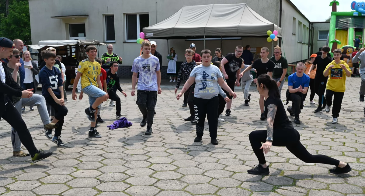 Imprezy, Radość zabawa uśmiechy Dzień Dziecka Młodzieżowym Ośrodku Socjoterapii Kartuzach - zdjęcie, fotografia
