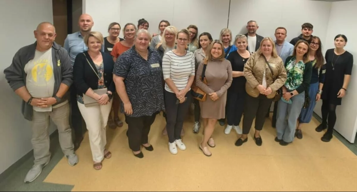 Organizacje pozarządowe, Kaszubski Uniwersytet Ludowy miejscem dialogu między samorządem organizacjami - zdjęcie, fotografia