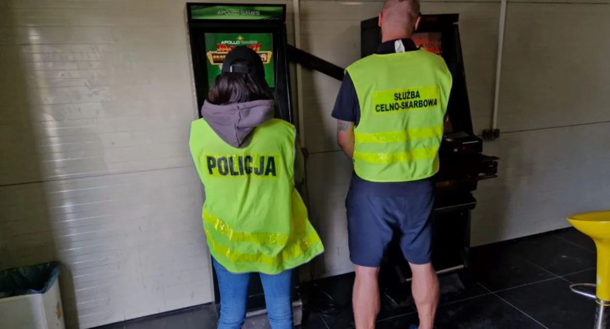 Kronika policyjna, Garcz Kolejne nielegalne automaty zlikwidowane - zdjęcie, fotografia