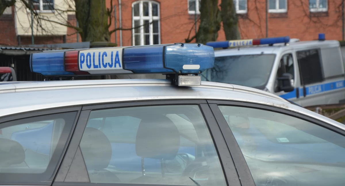 Kronika policyjna, kompletnie pijany Zatrzymał kierowca - zdjęcie, fotografia