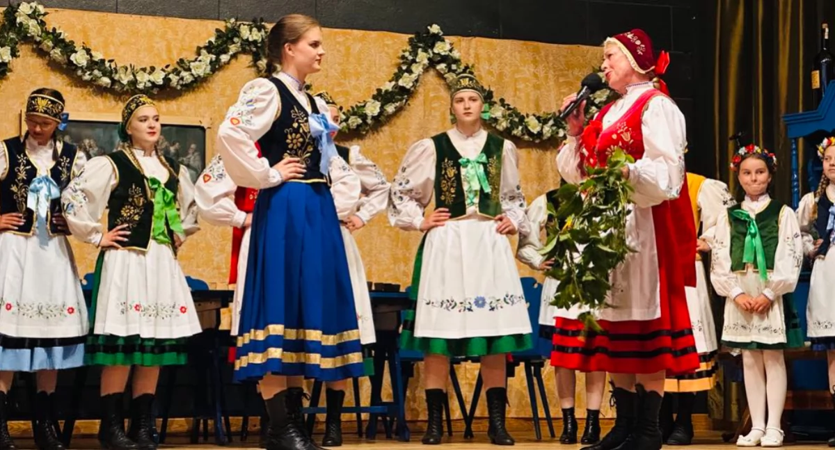 Kaszubszczyzna, Kaszubska kultura pełnym blasku Widowiskowe Kaszubskie Wesele Kultury Chmielnie - zdjęcie, fotografia