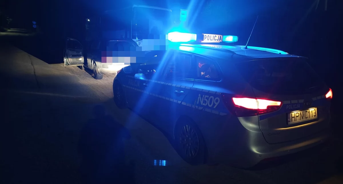 Kronika policyjna, punktów karnych mandatu utrata prawa jazdy latek zatrzymany przez policję - zdjęcie, fotografia