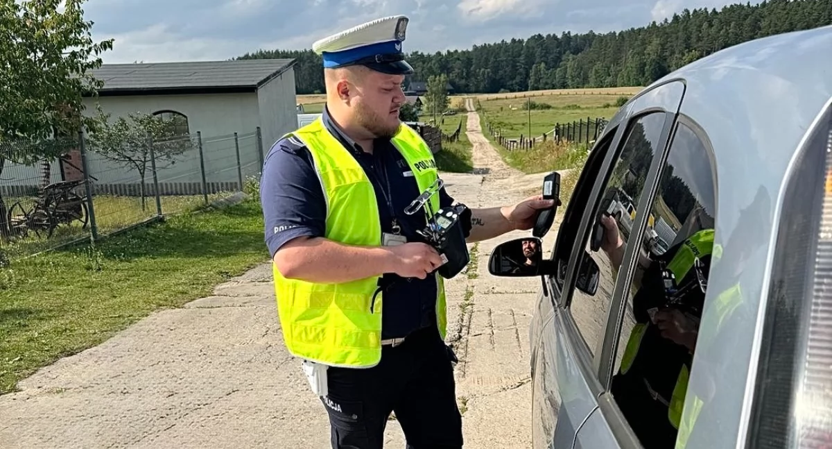 Kronika policyjna, Dwóch pijanych kierowców rowerzysta „na podwójnym gazie” - zdjęcie, fotografia