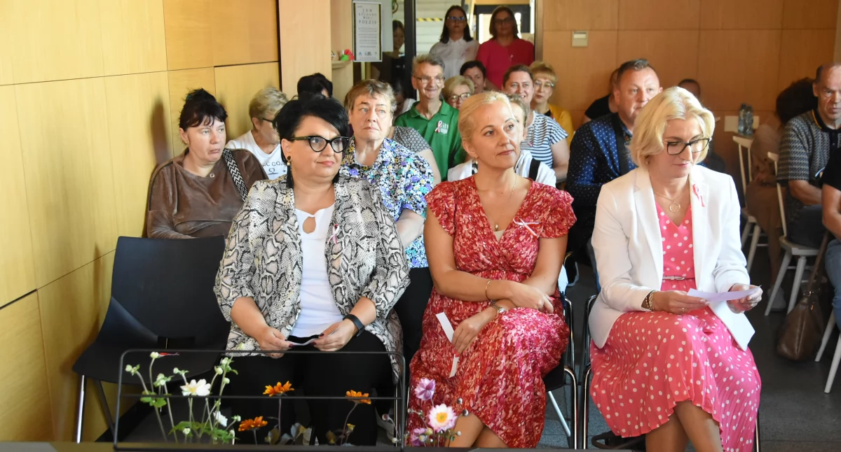 Literatura i sztuka, Renesansowy mistrz centrum uwagi Narodowe Czytanie kartuskiej bibliotece - zdjęcie, fotografia