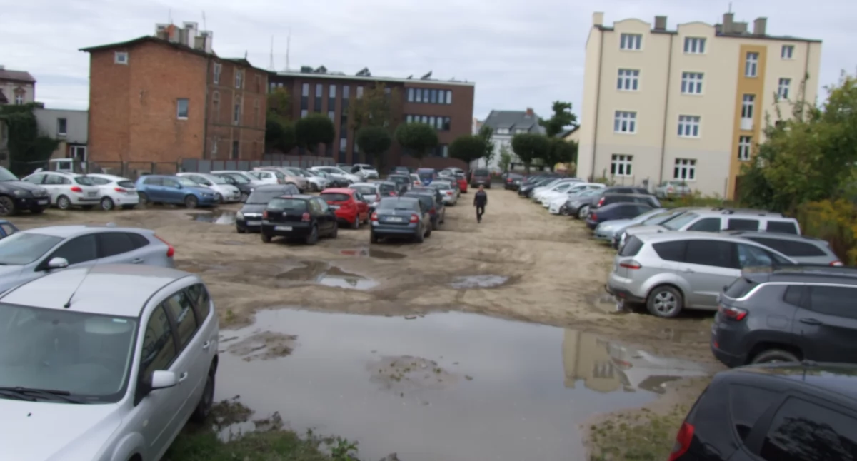 Interwencje, Kartuzy Kilkadziesiąt nowych miejsc parkingowych - zdjęcie, fotografia