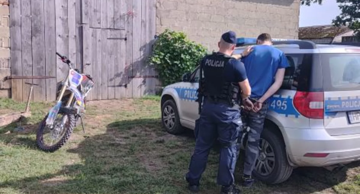 Kronika policyjna, Policyjny pościg latkiem uprawnień - zdjęcie, fotografia