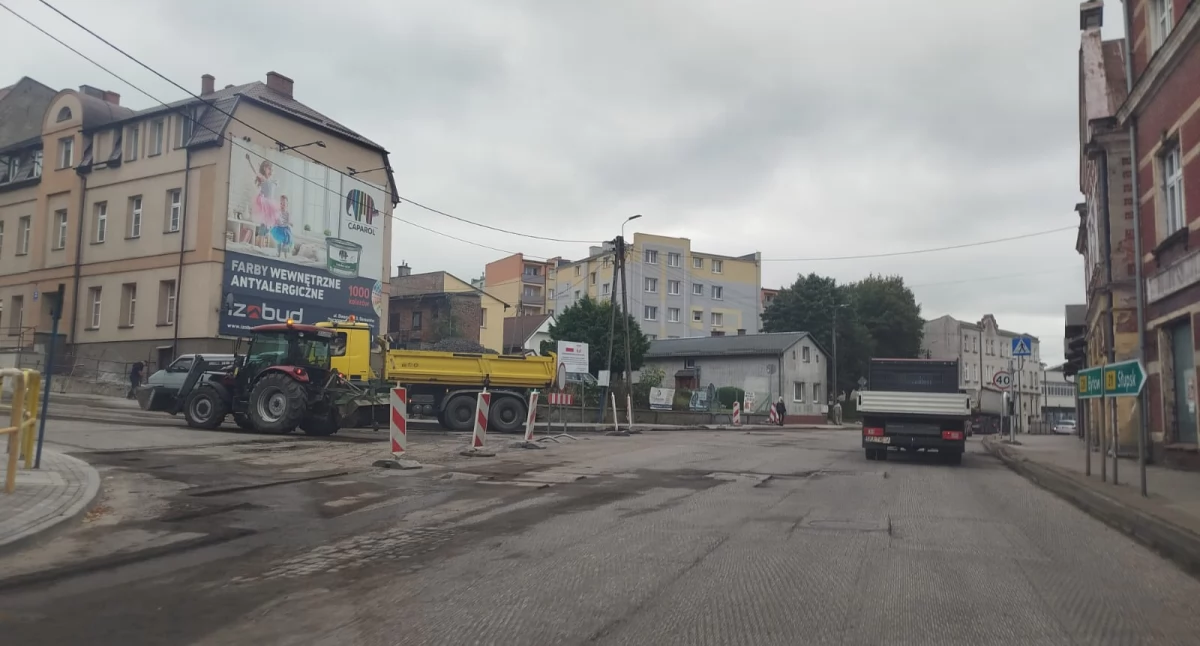Inwestycje, Gigantyczne korki Kartuzach - zdjęcie, fotografia