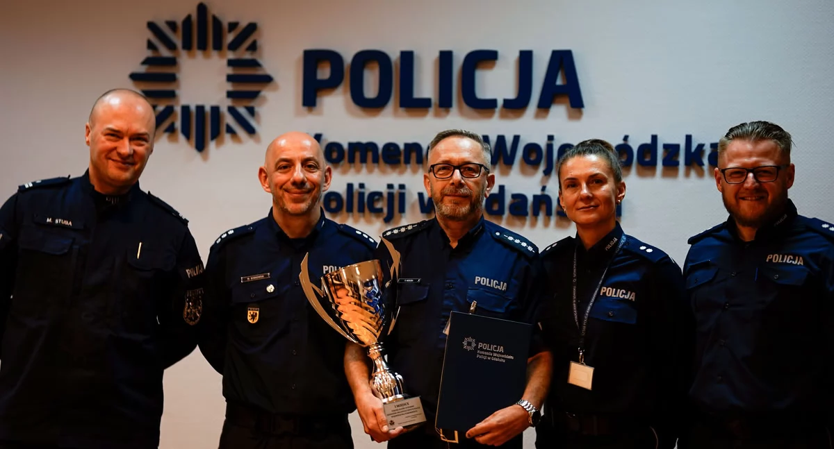 Policja, Romuald Wierzba Kartuz najlepszym dyżurnym województwie pomorskim - zdjęcie, fotografia