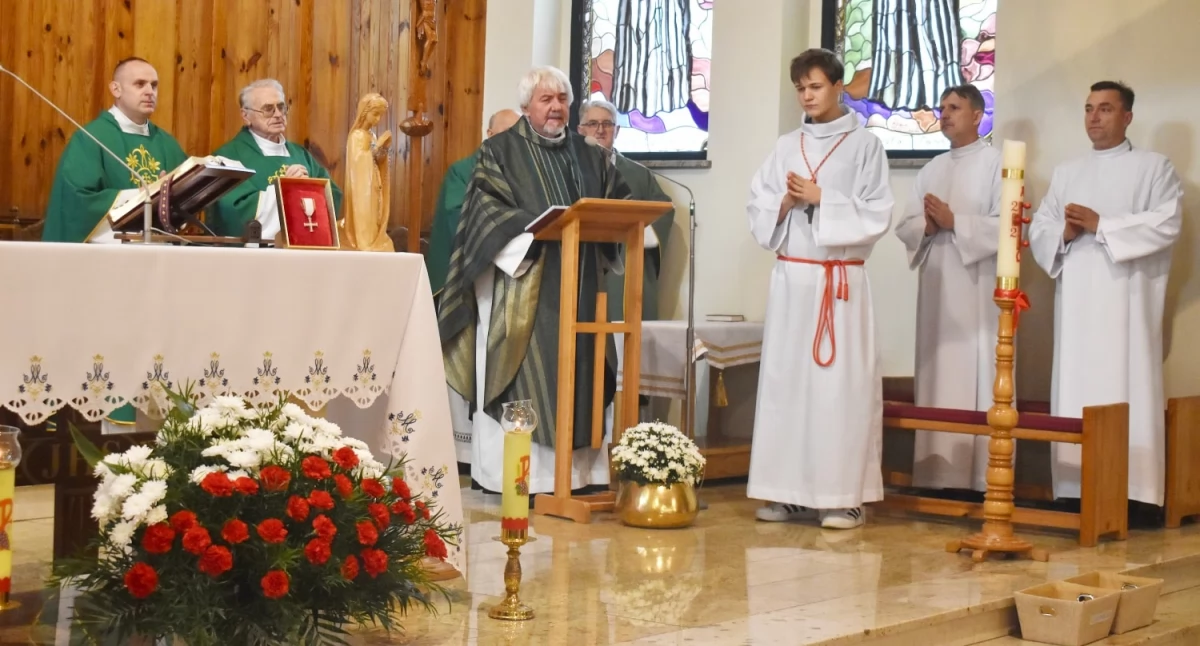 Religia, Kapłan wierny Ojczyźnie Uroczysta Tadeusza Kuracha Kamienicy Królewskiej - zdjęcie, fotografia