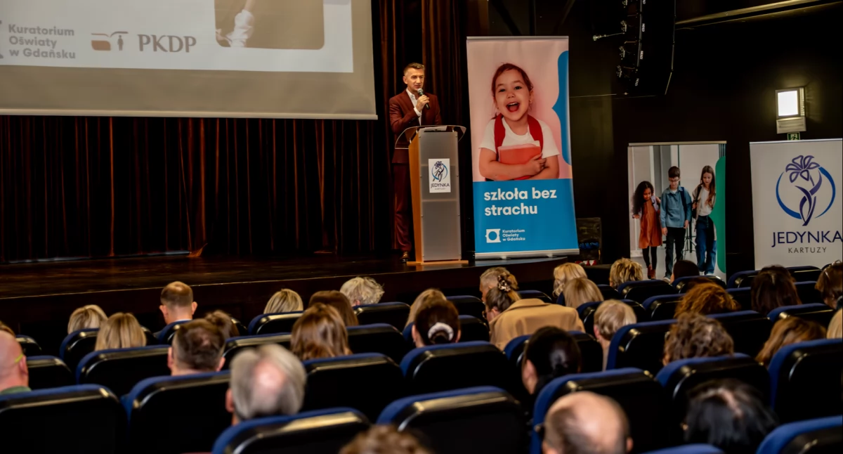 System oświaty, chronić dzieci przed przemocą seksualną Eksperci spotkali Kartuzach - zdjęcie, fotografia