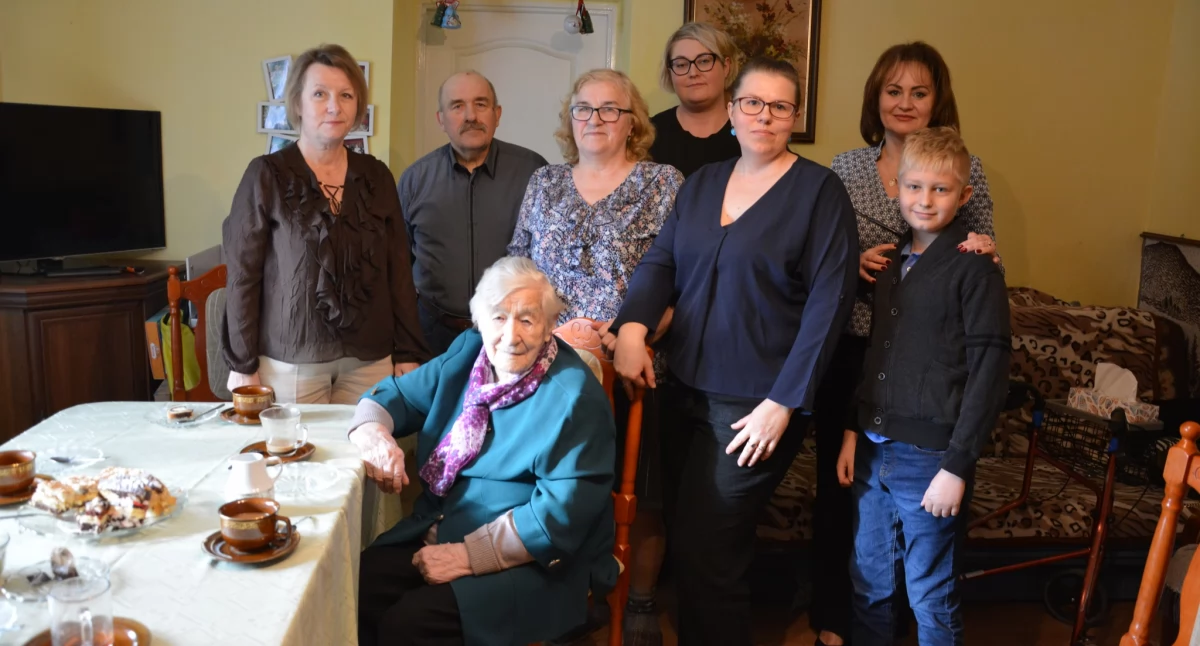 Seniorzy, Stefanii Przyjaźni Niezwykły jubileusz mieszkanki gminy Żukowo - zdjęcie, fotografia