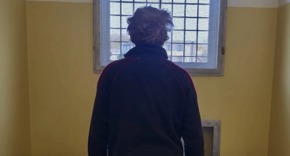 Kronika policyjna, Wszedł otwartego mieszkania ukradł torebkę telefon butelkę alkoholu - zdjęcie, fotografia