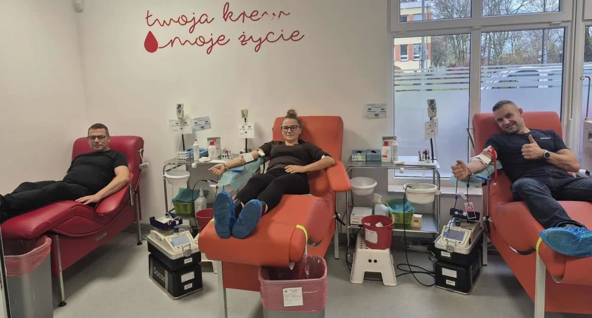 Akcje społeczne i charytatywne, mają dobro Sobotnia akcja oddawania - zdjęcie, fotografia