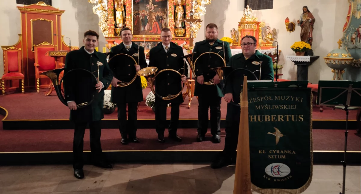 Rozmaitości, Święta Hubertowska koncert muzyki myśliwskiej Goręczynie - zdjęcie, fotografia