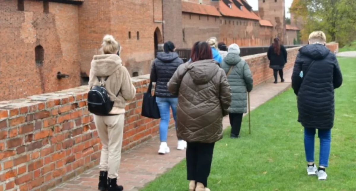 Seniorzy, „Turystyka barier 2025” bezpłatne wycieczki osób niepełnosprawnościami - zdjęcie, fotografia