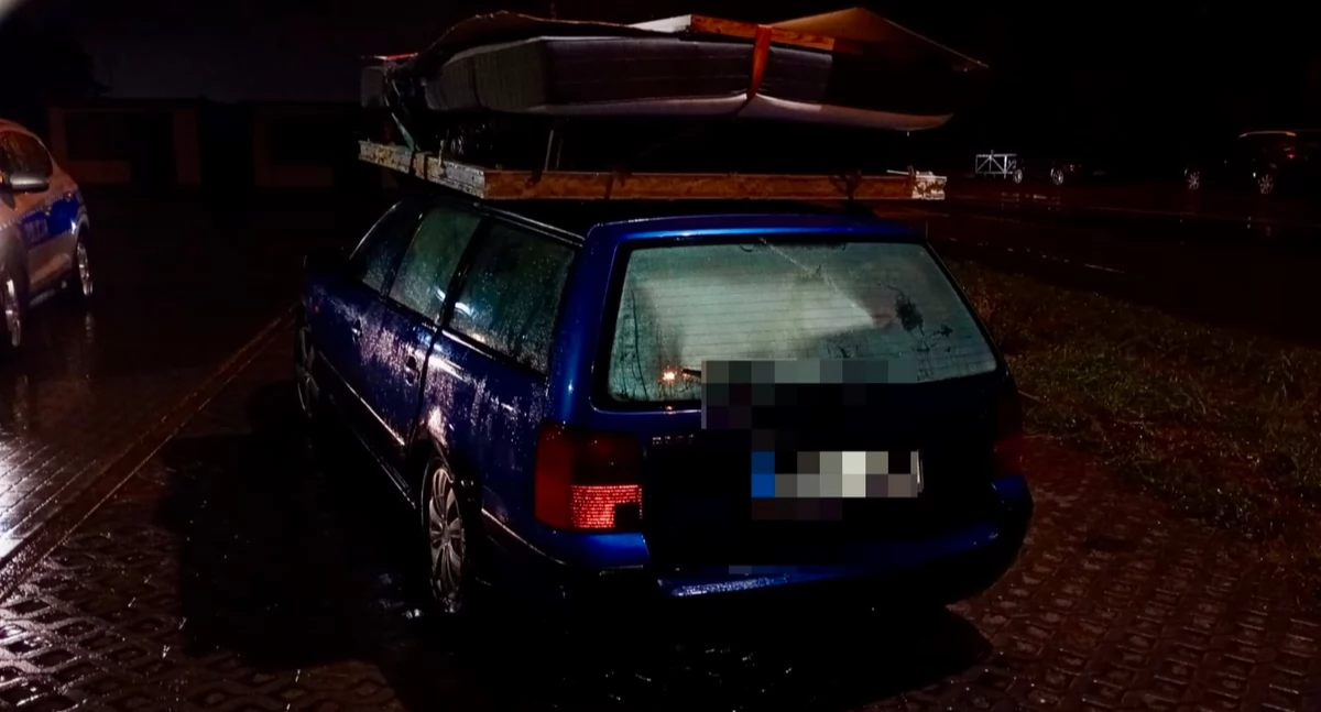 Kronika policyjna, Odurzony kradzionymi tablicami narkotykami odpowie kradzież paliwa - zdjęcie, fotografia